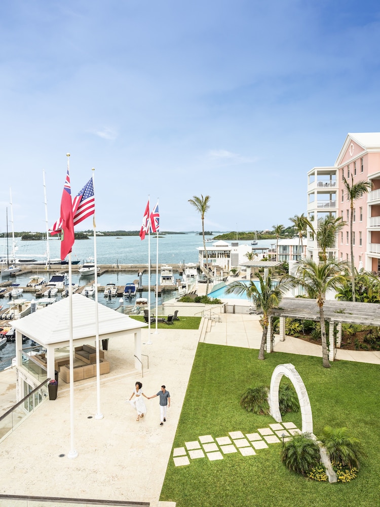 Hamilton Princess - Fairmont Gold Experience