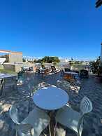 Hotel Arco Maya