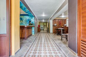 Hotel Arco Maya