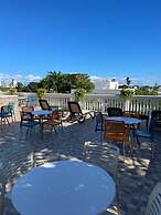 Hotel Arco Maya