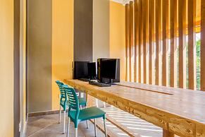 Hotel Arco Maya