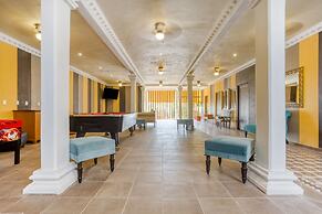 Hotel Arco Maya
