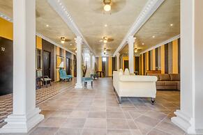 Hotel Arco Maya