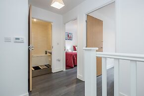Beautiful 3-bed Apartment in Romford