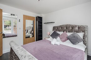 Beautiful 3-bed Apartment in Romford