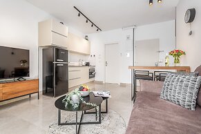 Lovely One BDR with Balcony