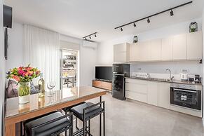 Lovely One BDR with Balcony