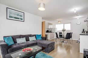 Impeccable 2-bed Apartment in Romford