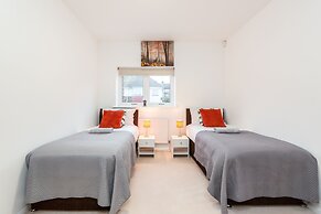 2BR Apt-sleeps 5-accessible-central Dartford
