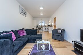 2BR Apt-sleeps 5-accessible-central Dartford
