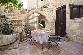 Porolithos Boutique Hotel