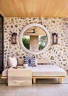 Susurros del Corazón, Auberge Collection
