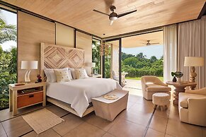 Susurros del Corazón, Auberge Collection