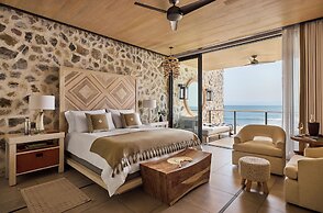 Susurros del Corazón, Auberge Collection