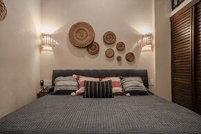 Casa Luz Downtown Apartments