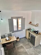 Aeron suites