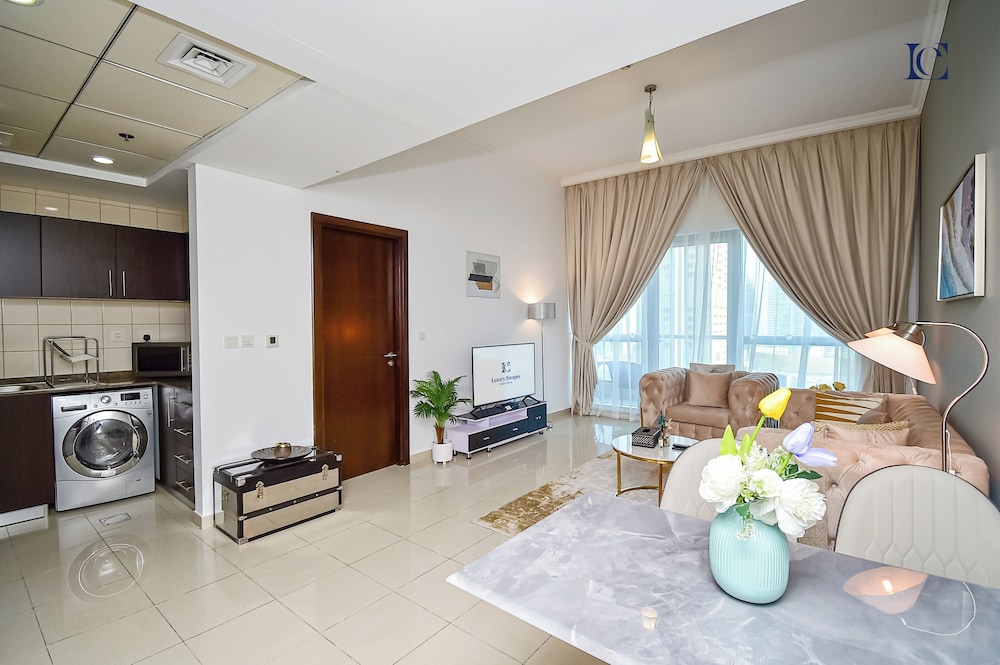 MRNE - Spacious furnished apartment
