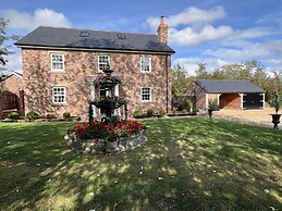 Moor End Manor