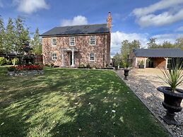 Moor End Manor
