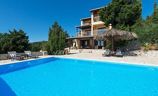 Avlaki Bay House in Paxi