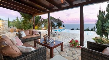Avlaki Bay House in Paxi