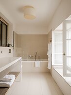 Boutique Hotel NOAE by Emerald Stay