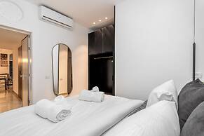 Modern 1 BDR with balcony