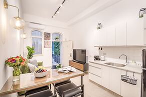 Modern 1 BDR with balcony