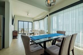 Diamante Beachfront Suites