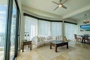 Diamante Beachfront Suites