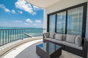 Diamante Beachfront Suites