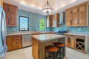 Diamante Beachfront Suites