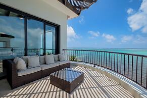 Diamante Beachfront Suites
