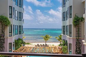 Diamante Beachfront Suites