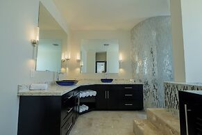 Diamante Beachfront Suites
