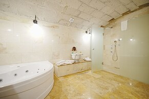 Kayra Cave Suites