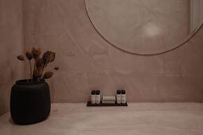 Amal Kythnos Suites