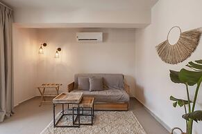 Amal Kythnos Suites