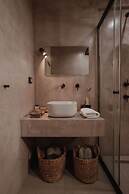 Amal Kythnos Suites