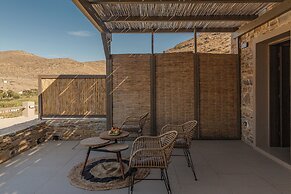 Amal Kythnos Suites