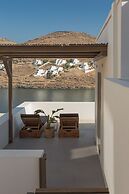 Amal Kythnos Suites