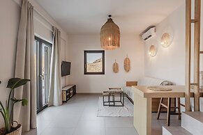 Amal Kythnos Suites