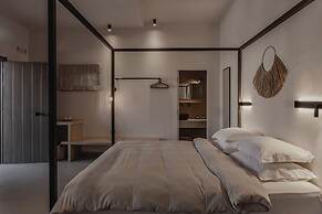 Amal Kythnos Suites