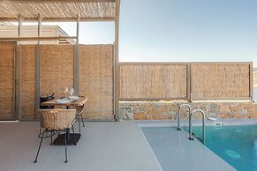 Amal Kythnos Suites