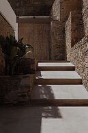 Amal Kythnos Suites