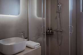 Amal Kythnos Suites