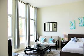 IRN - Spacious Studio in Discover Garden