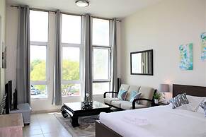 IRN - Spacious Studio in Discover Garden