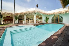 Stunning 4BR Villa With Rice Field View in Umalas
