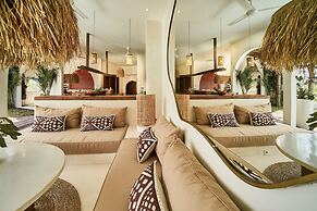 Stunning 4BR Villa With Rice Field View in Umalas